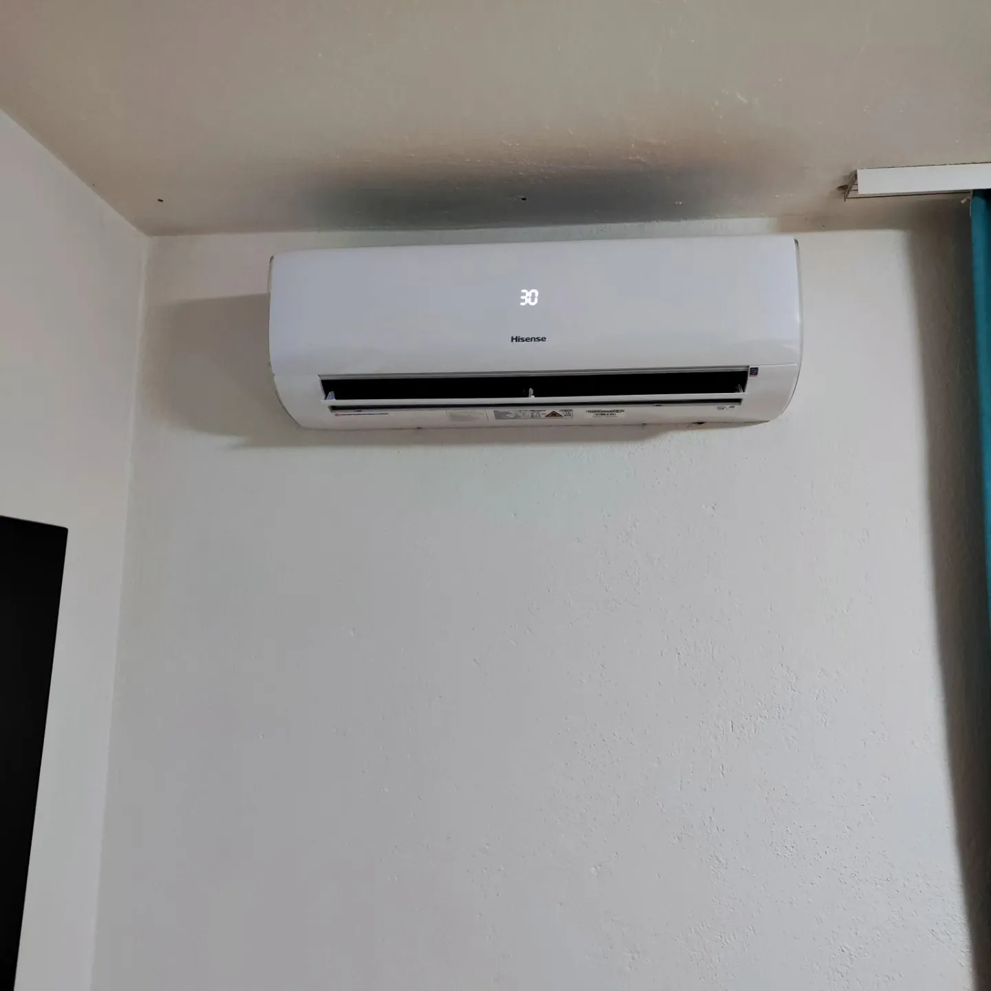 Precizna montaža Hisense unutrašnje jedinice klima uređaja